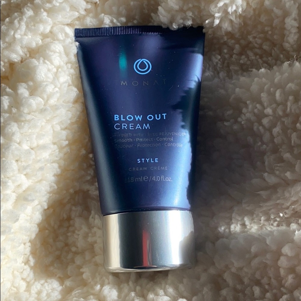 Monat Blow Out Cream